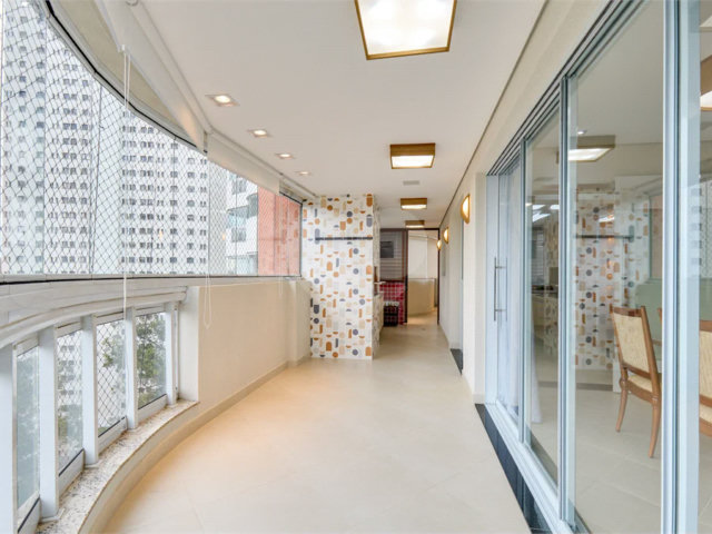 Apartamento à venda com 3 suítes em Jardim Marajoara, São Paulo, SP