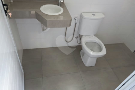 Casa térrea em Araraquara/SP.
