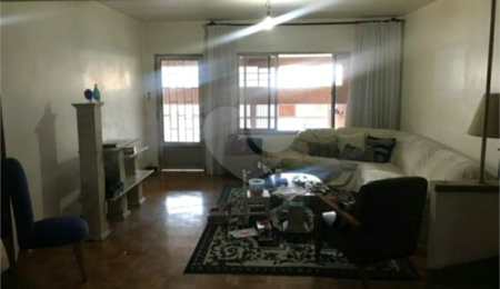 Casa à venda com 4 quartos, sendo 1 suíte,  em Vila Dom Pedro I, São Paulo, SP