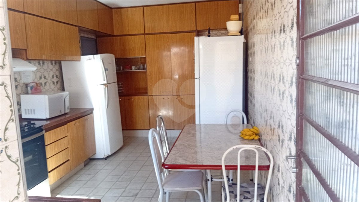 Casa à venda ou para alugar com 7 quartos, sendo 1 suíte,  em Vila Mogilar, Mogi das Cruzes, SP