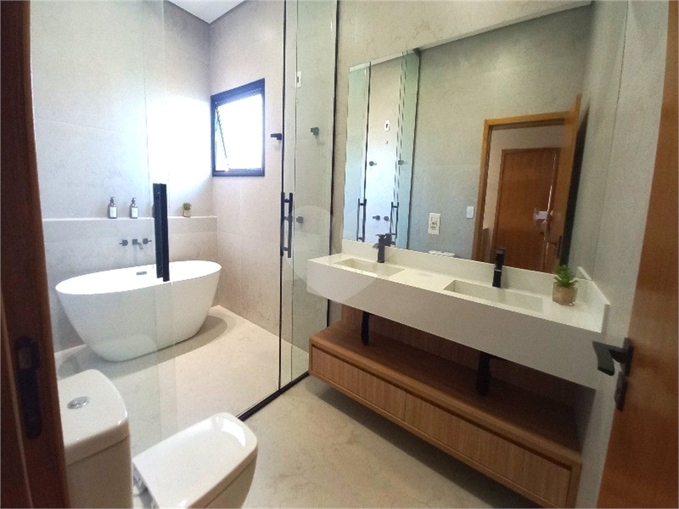 Casa à venda com 4 suítes no condomínio Terra Magna, Indaiatuba - SP