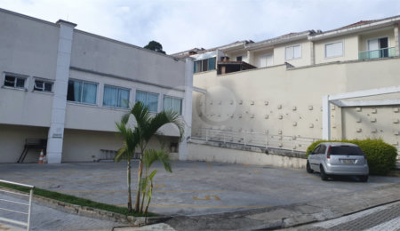 Casa à venda com 3 quartos, sendo 1 suíte,  no condomínio Forest Hills, Guarulhos - SP