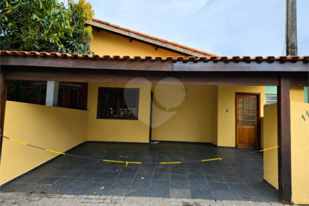 Casa à venda com 3 quartos, sendo 1 suíte, no condomínio Parque das Árvores, Sorocaba - SP