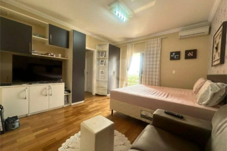 Casa à venda com 3 quartos, sendo 1 suíte, no condomínio Residencial Delle Stelle, Louveira - SP