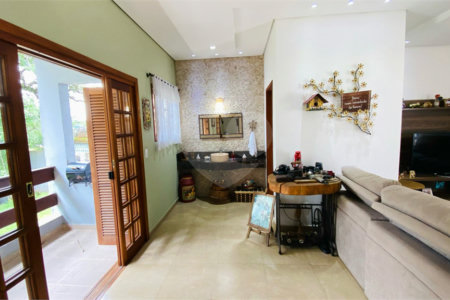 Casa à venda com 3 suítes em Dos Finco, São Bernardo do Campo, SP