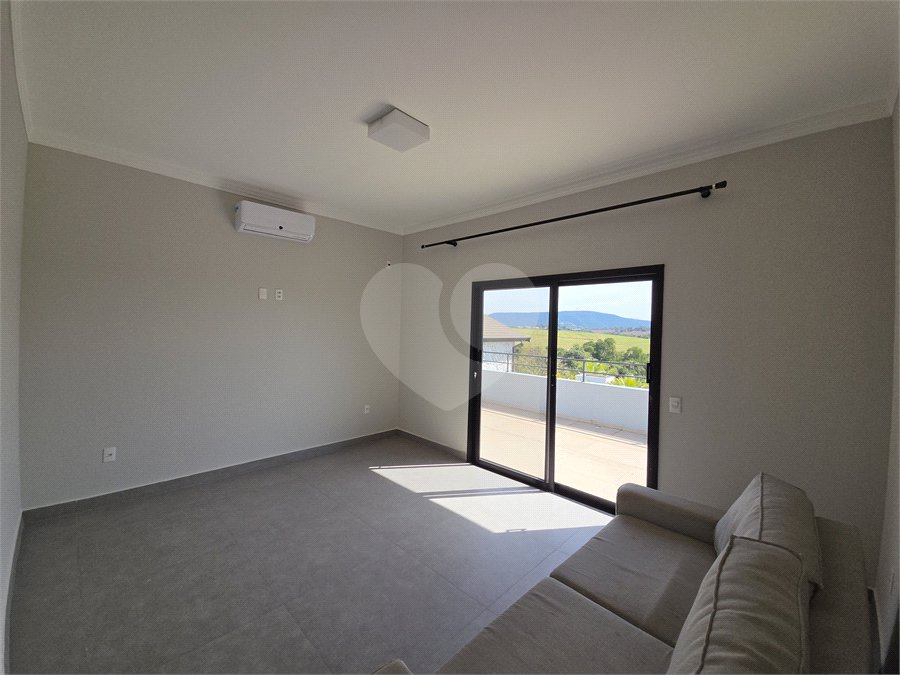 Casa à venda com 3 suítes no condomínio Village Ipanema I, Araçoiaba da Serra - SP