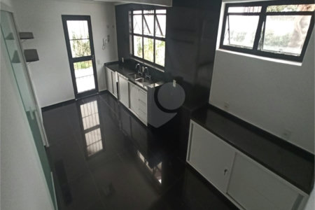 Sobrado para alugar com 3 quartos, sendo 1 suíte,  em Vila Oliveira, Mogi das Cruzes, SP