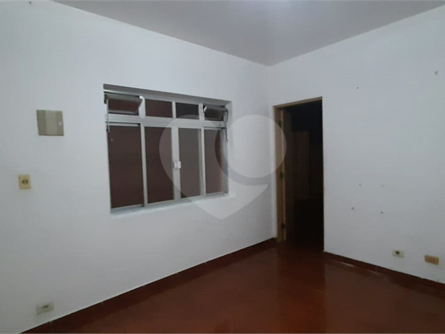Sobrado à venda com 3 quartos em Jardim Guairaca, São Paulo, SP