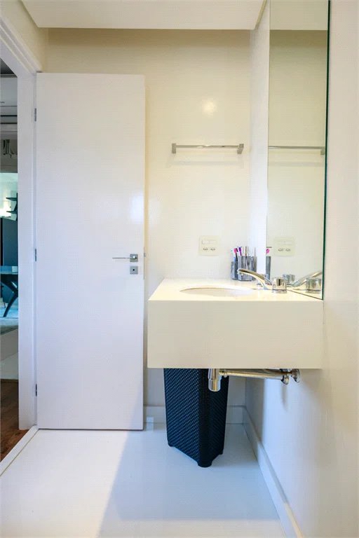 Apartamento à venda com 3 suítes em Cidade Monções, São Paulo, SP