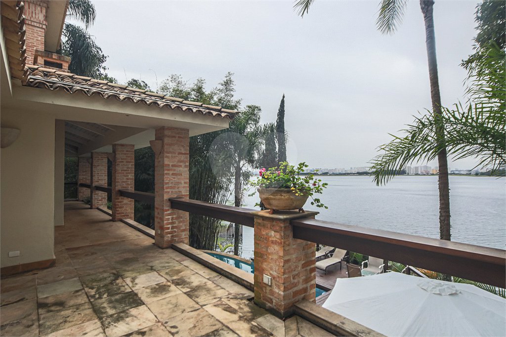 Casa à venda com 4 suítes em Guarapiranga, São Paulo, SP