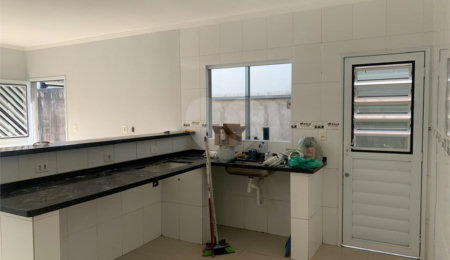 Sobrado à venda com 3 quartos, sendo 1 suíte,  em Nova Cerejeira, Atibaia, SP