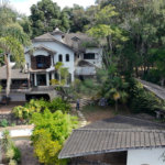 Casa à venda com 3 quartos, sendo 4 suítes, no condomínio Alpes da Cantareira, Mairiporã - SP