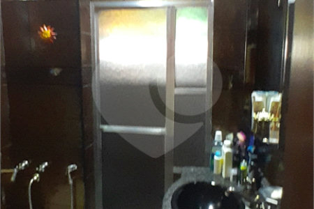 Casa à venda com 4 quartos, sendo 1 suíte, em Bangu, Rio de Janeiro, RJ