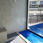 Casa à venda com 3 quartos, sendo 2 suítes, no condomínio Outside Authentic Residences, Rio de Janeiro - RJ