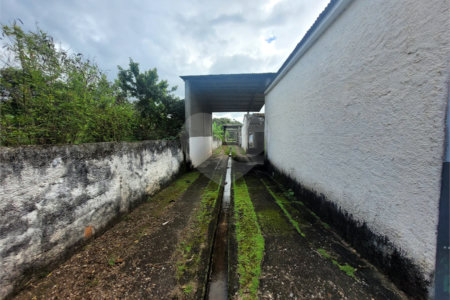 Terreno à venda com 3 suítes em Bazílio, Rio Bonito, RJ