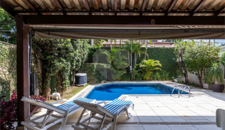 Casa à venda com 4 quartos, sendo 2 suítes, no condomínio Los Alámos, São Paulo - SP