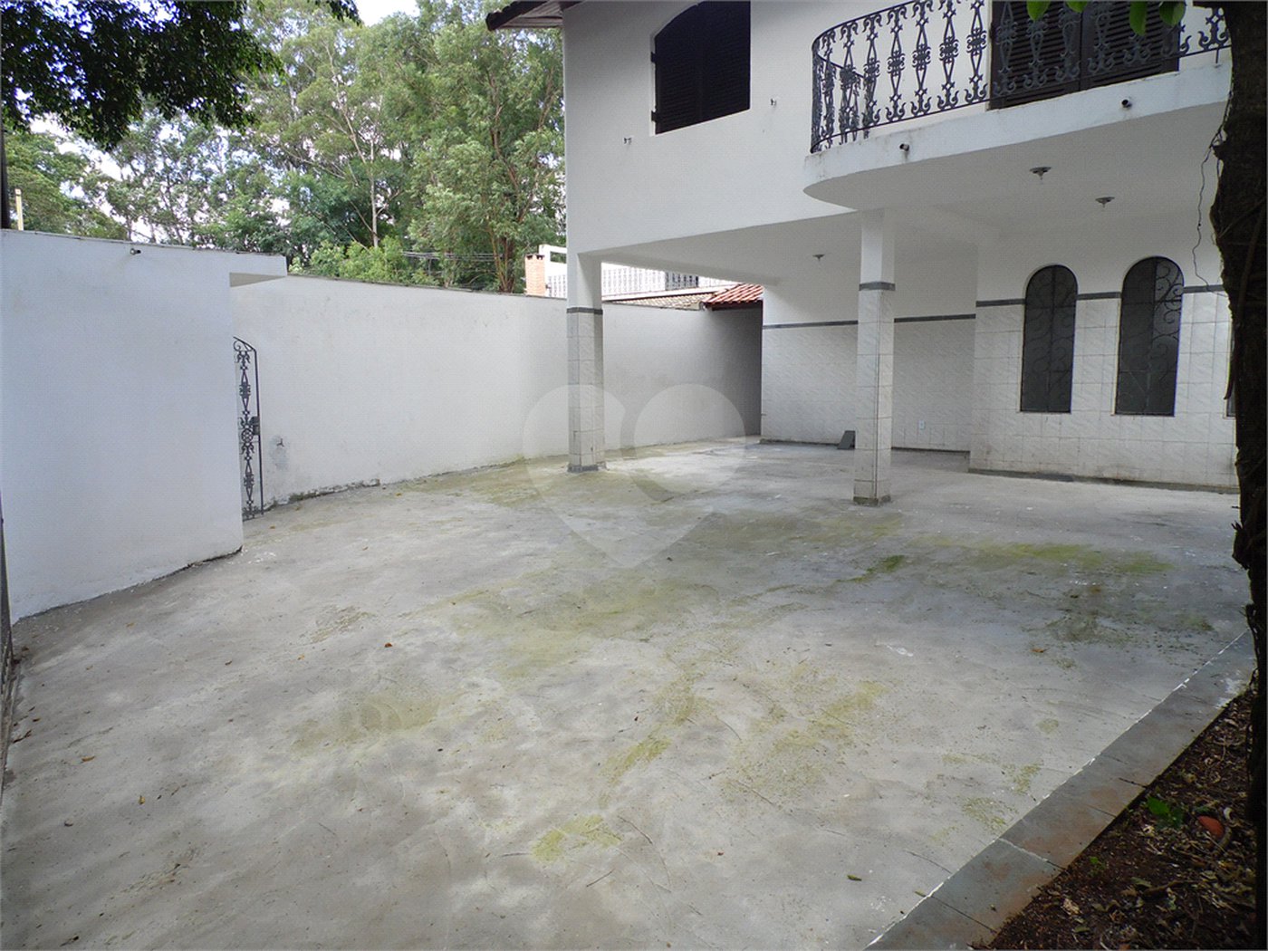Casa à venda com 5 quartos, sendo 3 suítes, em Vila São Francisco, São Paulo, SP
