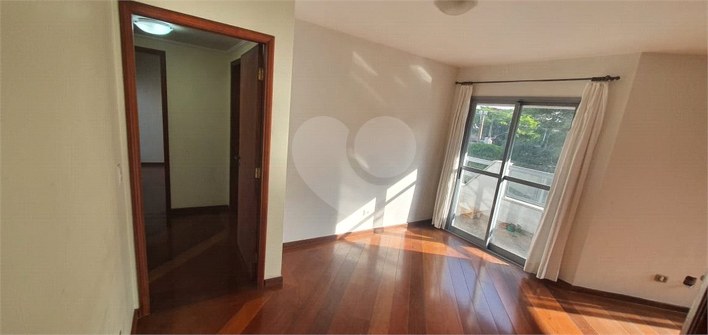 Apartamento à venda com 3 quartos, sendo 1 suíte, em Vila Paulicéia, São Paulo, SP