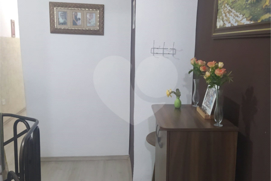 Sobrado à venda com 3 quartos, sendo 1 suíte, em Cidade Tiradentes, São Paulo, SP