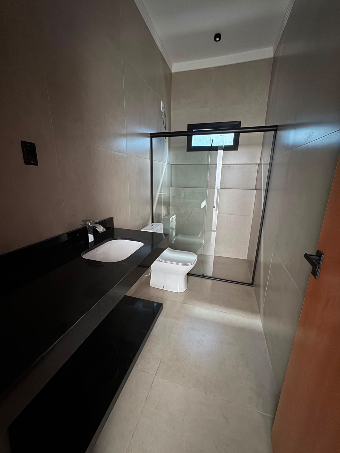 Casa à venda com 3 quartos, sendo 1 suíte,  em Residencial Costa Leste, Três Lagoas, MS