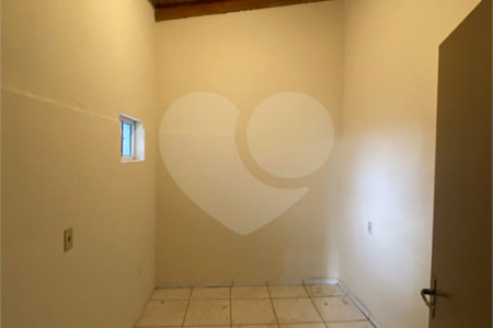 Casa para alugar com 3 quartos, sendo 1 suíte, em Parque das Aroeiras, Ponta Porã, MS
