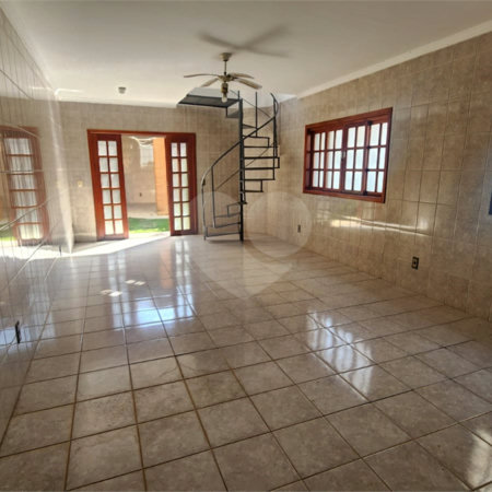 Casa à venda ou para alugar com 3 suítes no condomínio Villagio Capriccio, Louveira - SP