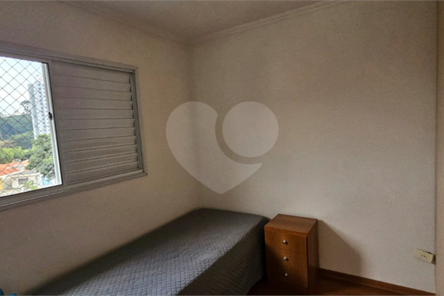 Casa à venda com 3 quartos, sendo 1 suíte, no condomínio Res Santa Inês, São Paulo - SP