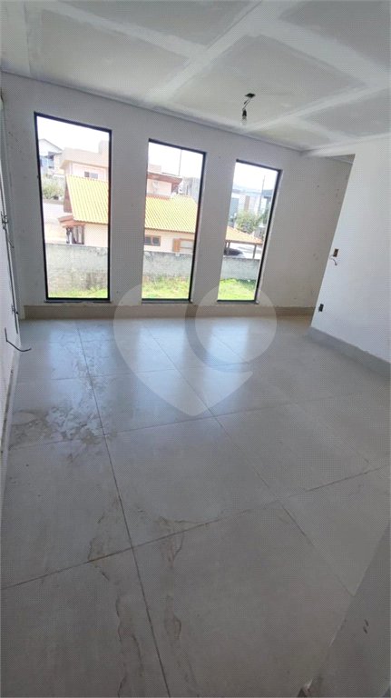 Casa à venda com 3 quartos, sendo 1 suíte,  no condomínio Terras de São Fernando, Cotia - SP