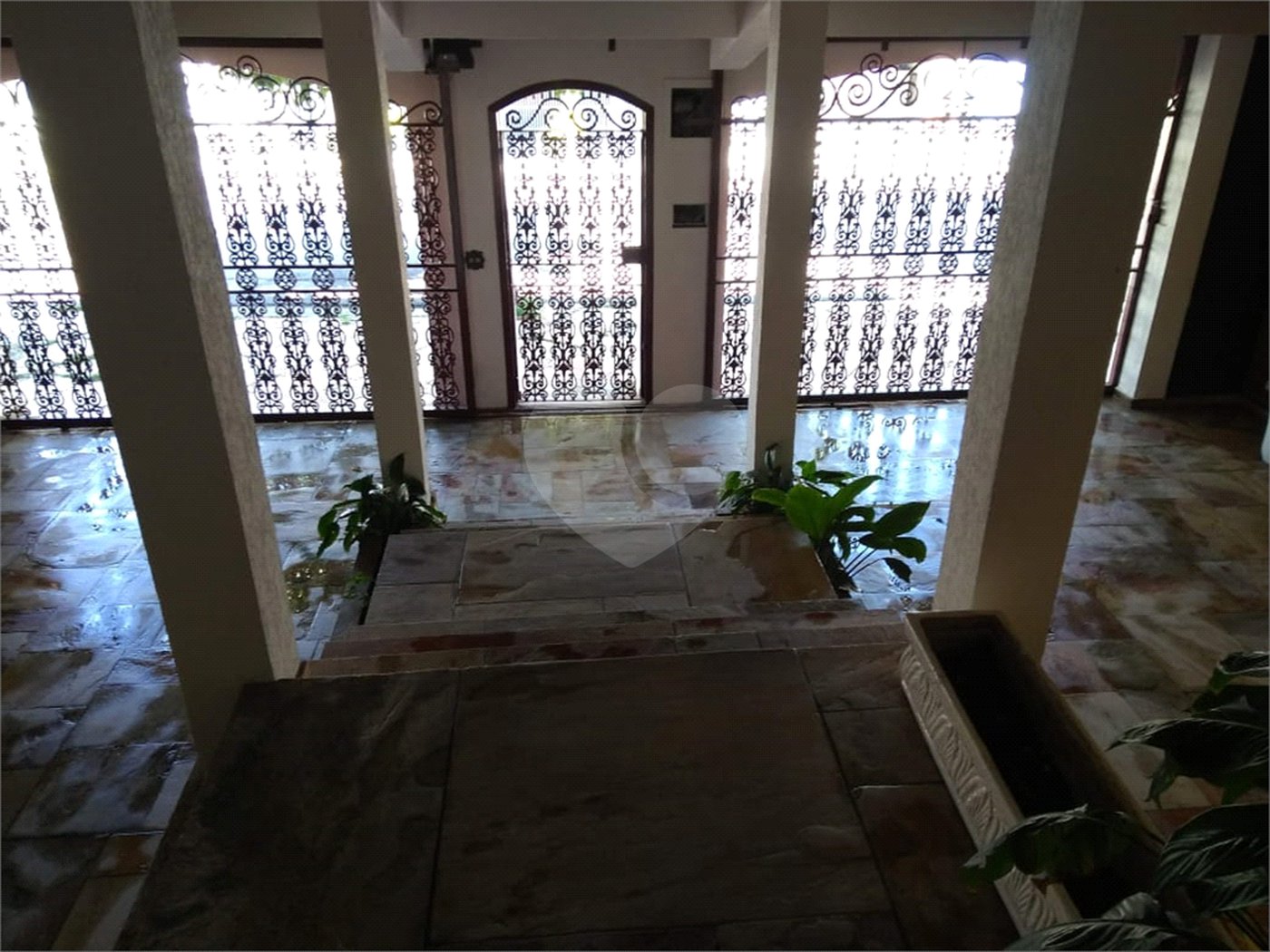 Casa à venda com 6 quartos, sendo 2 suítes,  em Jardim Leocádia, Sorocaba, SP