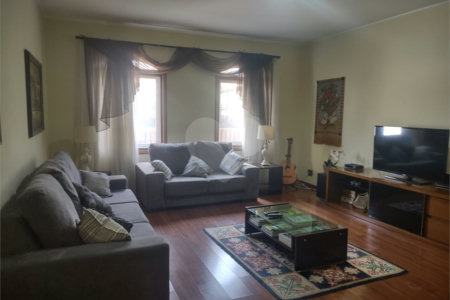 Casa Térrea à venda com 3 quartos, sendo 1 suíte,  em Jardim América, Bragança Paulista, SP