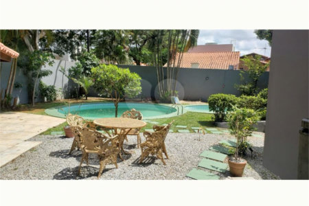 Casa à venda com 4 quartos, sendo 3 suítes, em Interlagos, São Paulo, SP