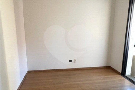 Apartamento à venda com 3 quartos, sendo 2 suítes, em Moema, São Paulo, SP