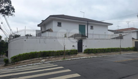 Sobrado à venda com 6 quartos, sendo 4 suítes, em Tremembé, São Paulo, SP