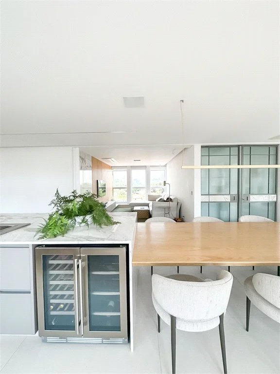 Apartamento à venda com 4 suítes em Vila Cordeiro, São Paulo, SP