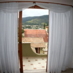 Casa à venda ou para alugar com 3 suítes em Vila Petrópolis, Atibaia, SP