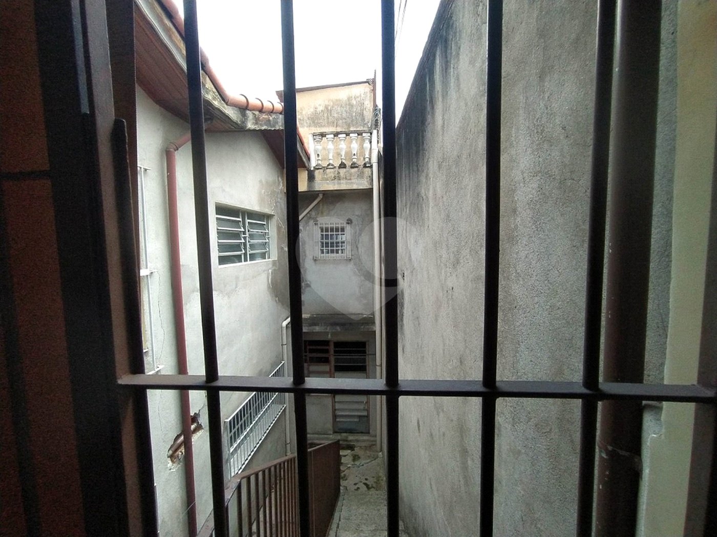 Casa à venda com 6 quartos, sendo 2 suítes, em Chora Menino, São Paulo, SP
