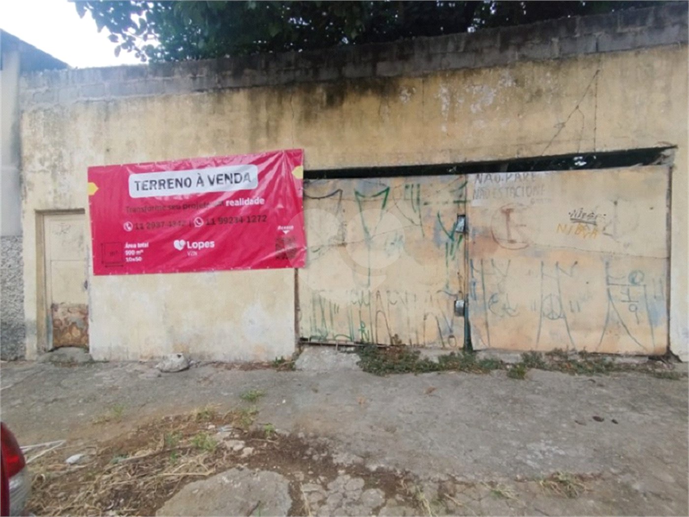 Terreno à venda em Vila Carmosina, São Paulo, SP