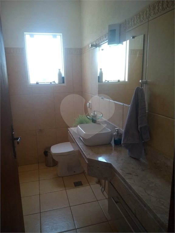 Casa à venda com 3 quartos, sendo 2 suítes,  no condomínio Vale do Sol, Bom Jesus dos Perdões - SP