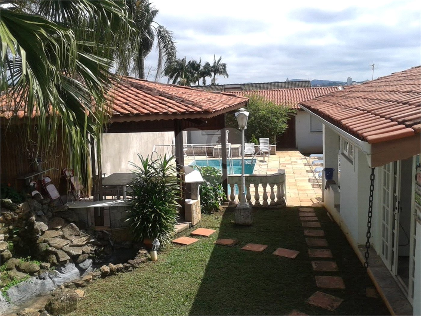 Casa à venda com 4 quartos, sendo 1 suíte, em Vila Esperia Ou Giglio, Atibaia, SP