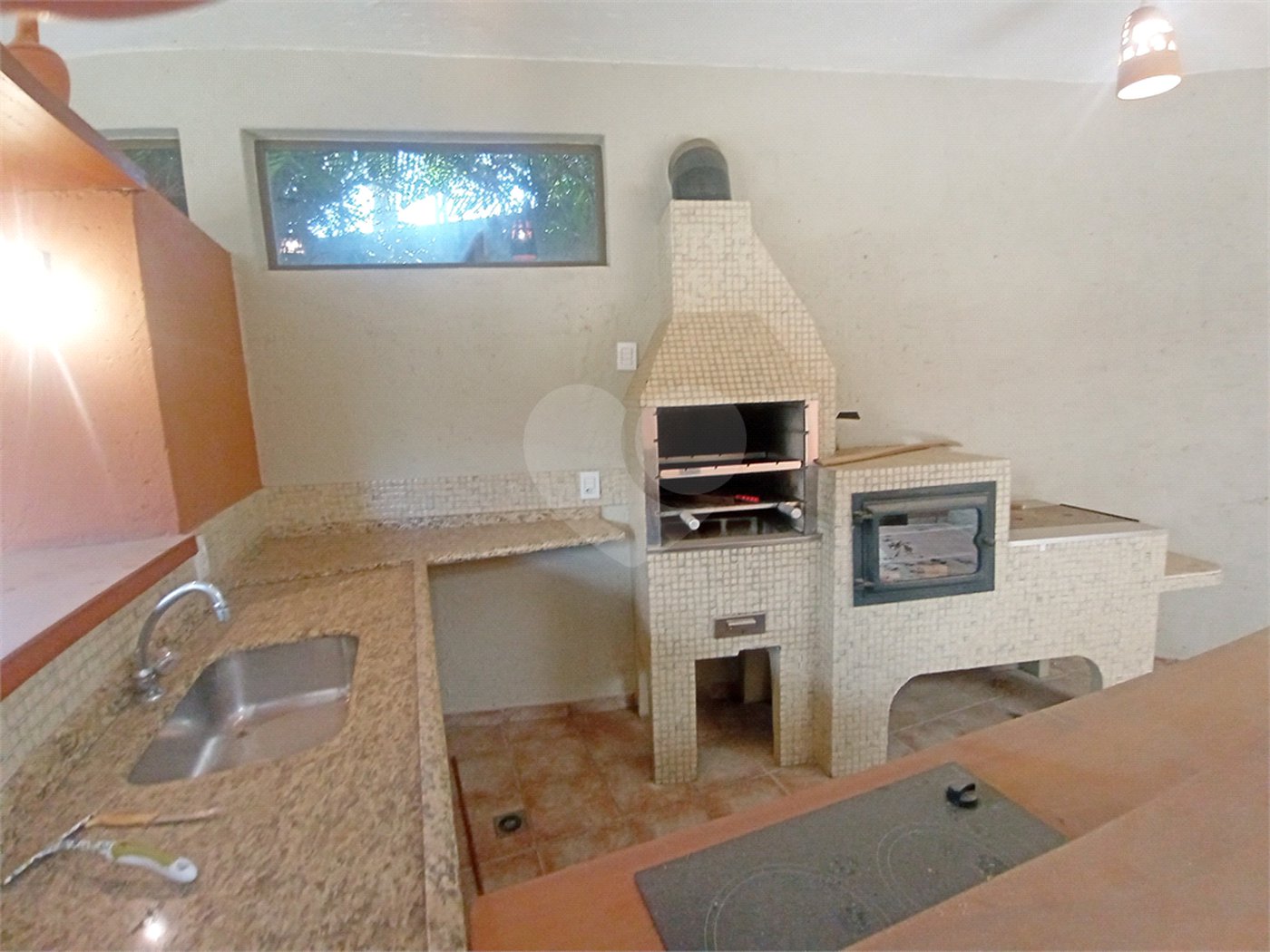 Casa à venda com 3 quartos, sendo 1 suíte,  no condomínio Estância Marambaia, Vinhedo - SP
