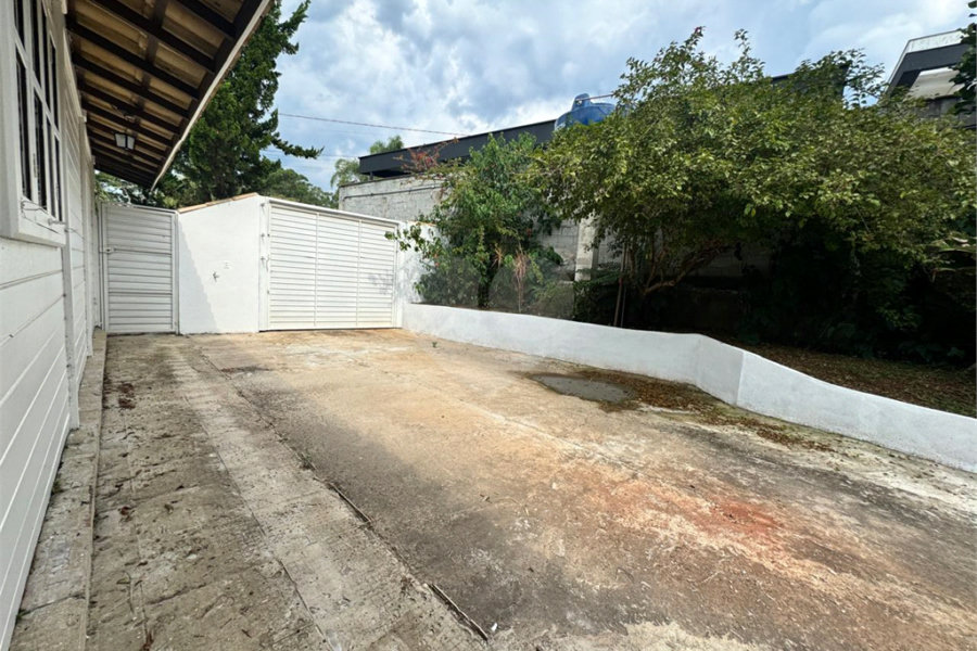 Casa à venda com 5 quartos, sendo 2 suítes, no condomínio Sausalito, Mairiporã - SP