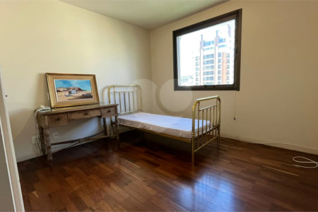 Apartamento à venda com 4 quartos, sendo 3 suítes, em Itaim Bibi, São Paulo, SP