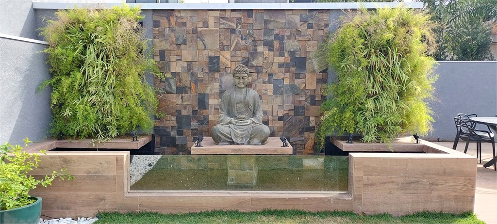 Casa à venda ou para alugar com 4 suítes no condomínio Figueira Garden, Atibaia - SP