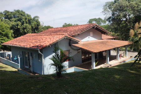 Casa à venda com 5 quartos, sendo 4 suítes, no condomínio Chácaras Flórida, Itu - SP