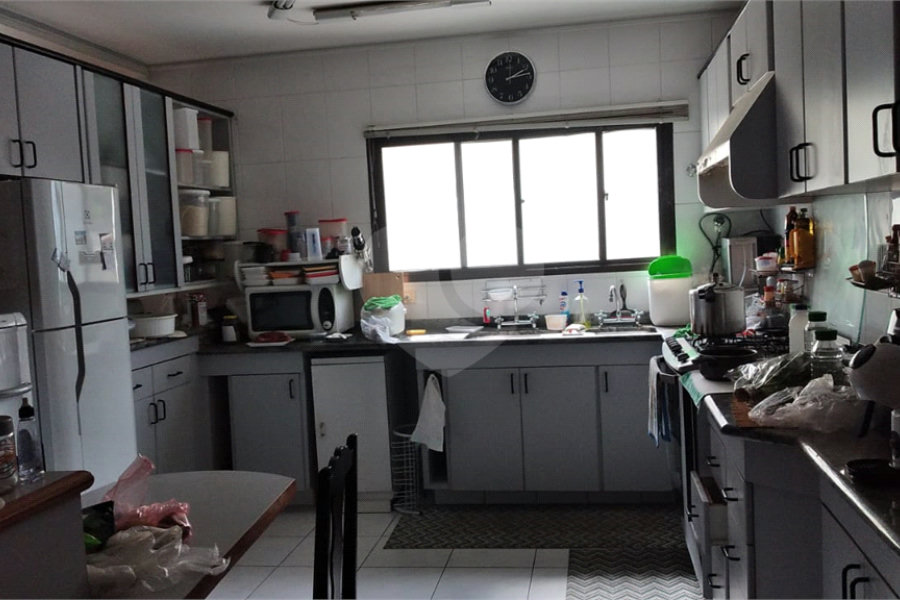 Sobrado à venda com 4 quartos, sendo 2 suítes, em Horto, São Paulo, SP