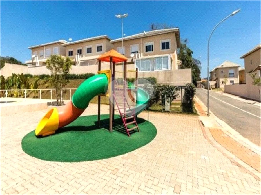Casa para alugar com 3 quartos, sendo 1 suíte,  no condomínio Bella Roma, São Roque - SP