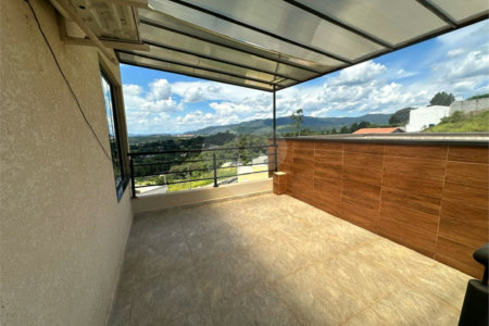 Sobrado à venda com 4 suítes em Jardim Estância Brasil, Atibaia, SP