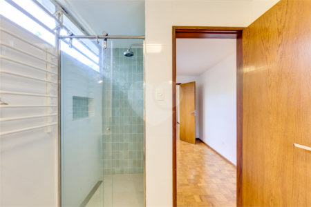 Casa Térrea à venda com 3 quartos, sendo 1 suíte, em Alto da Boa Vista, São Paulo, SP