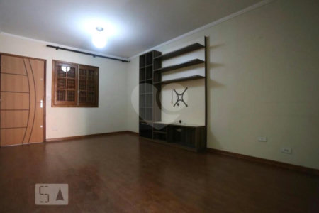 Casa à venda com 2 quartos, sendo 1 suíte,  em Jardim Ivana, São Paulo, SP