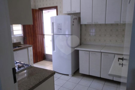 Casa à venda com 3 quartos, sendo 1 suíte, no Centro, Vinhedo, SP